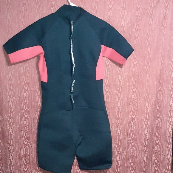 NWOT REALON WETSUIT UNISEX SIZE XL SHORT SLEEVE HALF SHORTS SURFING SWIM WATER - Picture 1 of 7